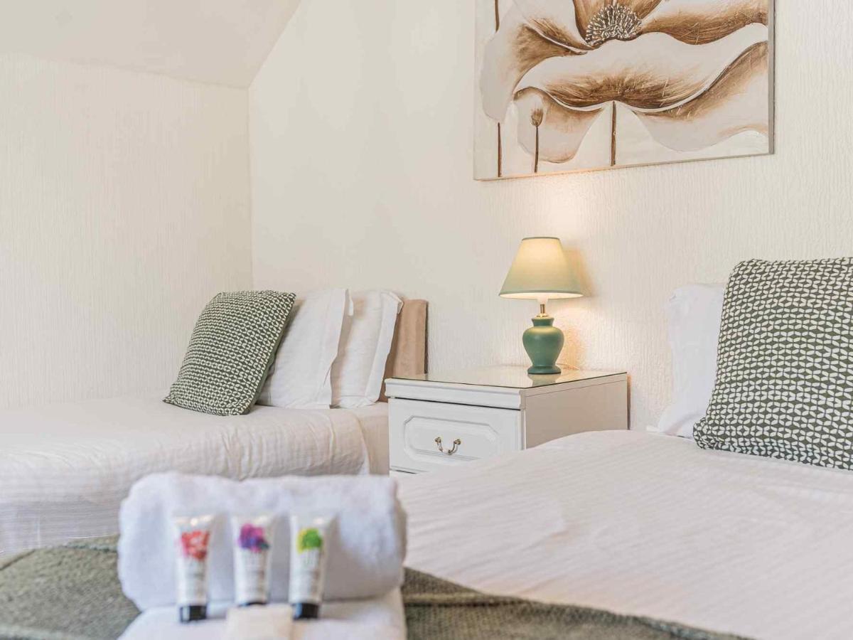 Pass The Keys Comfortable 3 Bed In Central Bowness With Parking Windermere Eksteriør billede
